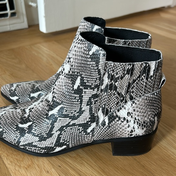 Halogen Python printed leather boot - Picture 2 of 5